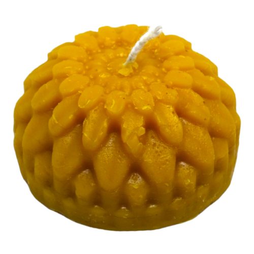 Primrose shaped beeswax candle 80g